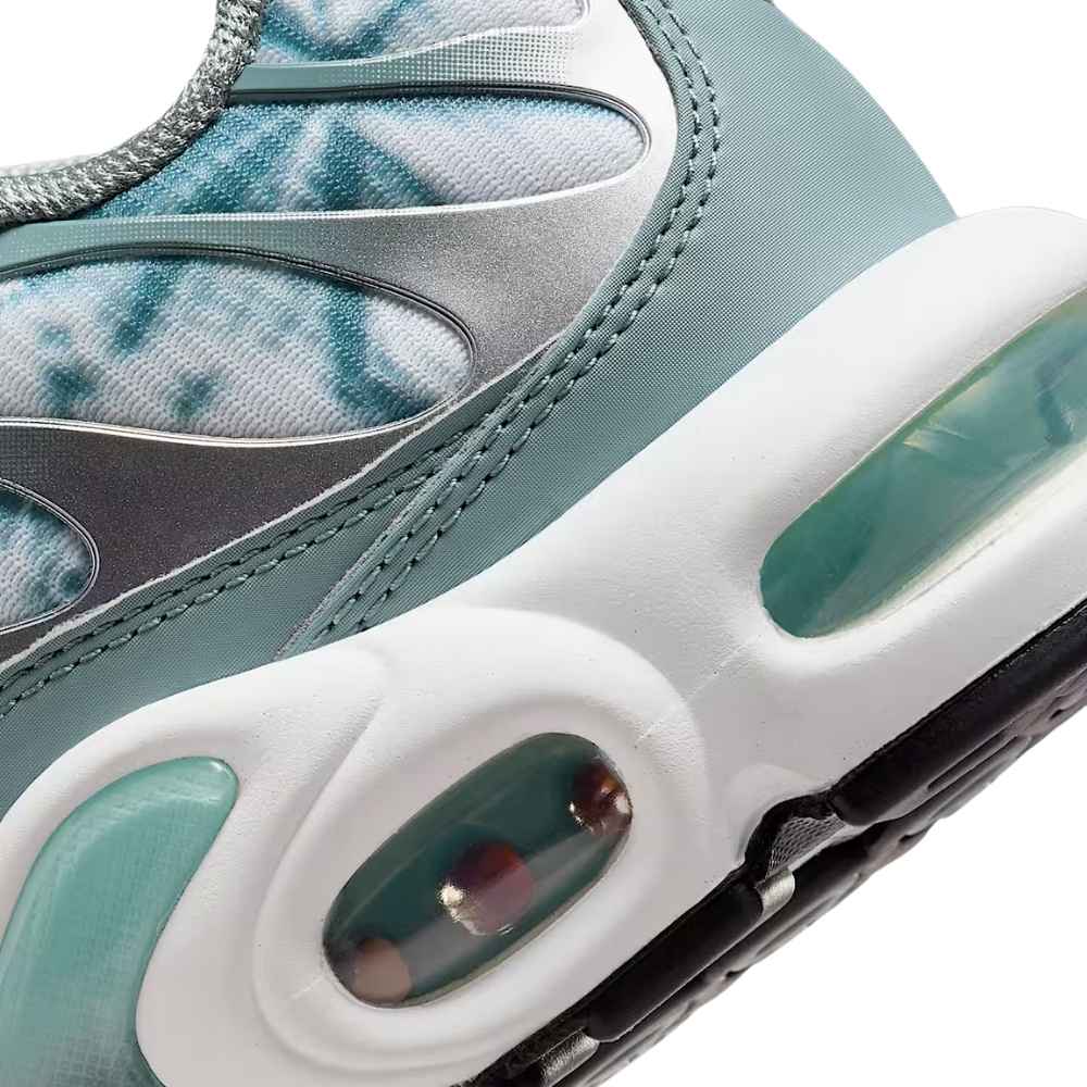 Green and white Nike Tn Air Max Plus Light Cana Fibre Glass CI2301-300 Men's