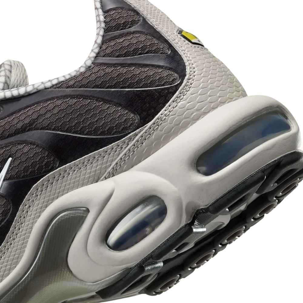 White and Grey Nike TN Air Max Plus Year Of The Snake IB7669-200 Men's Sleektrainers