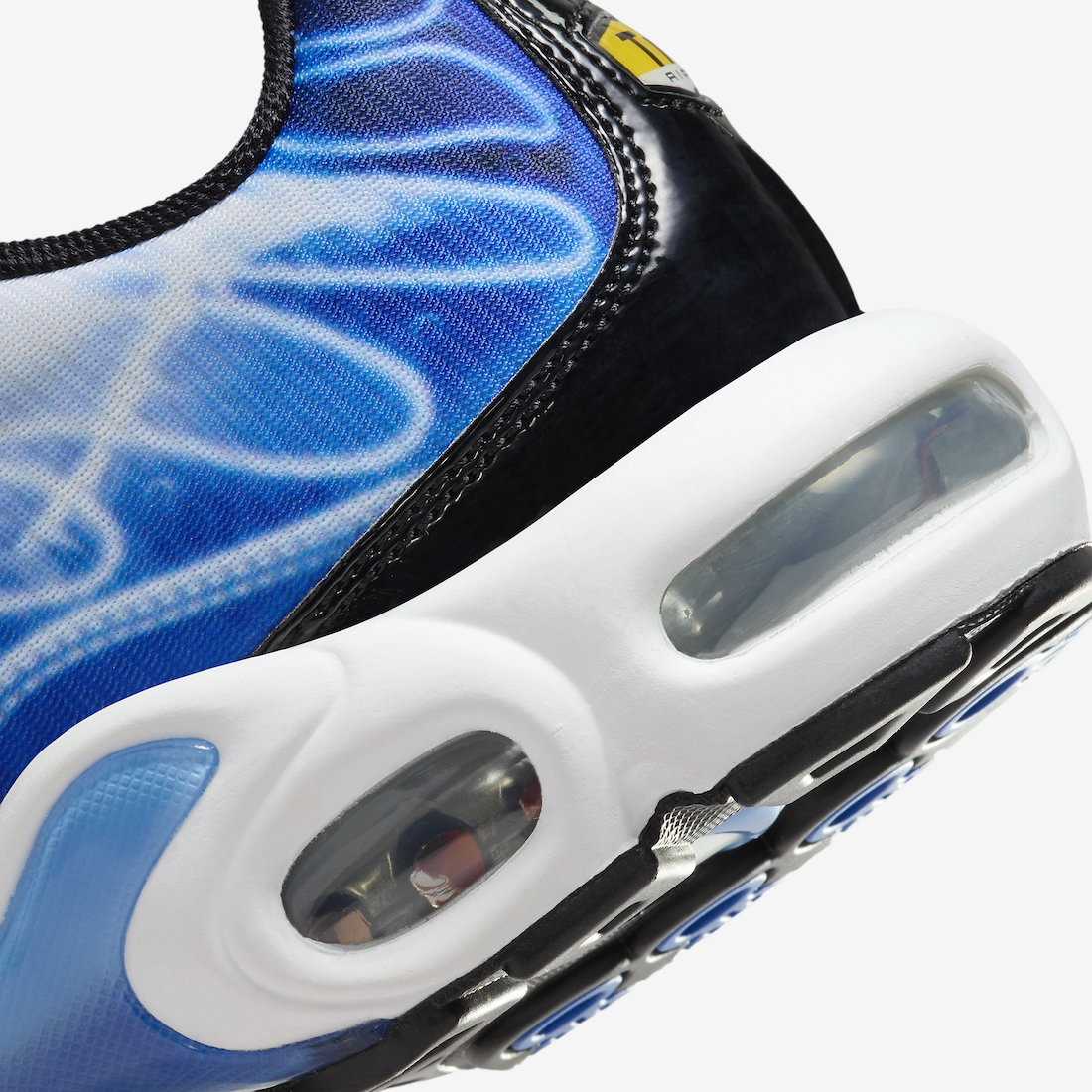 Black and White Nike Tn Air Max Plus Blue X-Ray / Light Photography DZ3531-400 