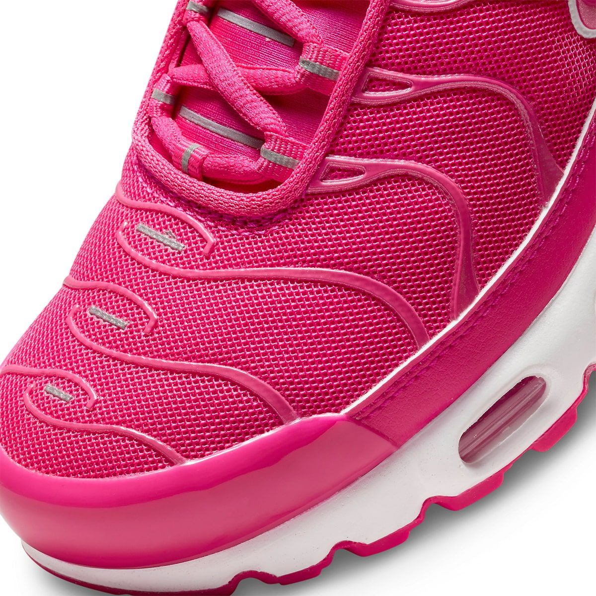 Niketn-pinkprime-DR9886-600-close2