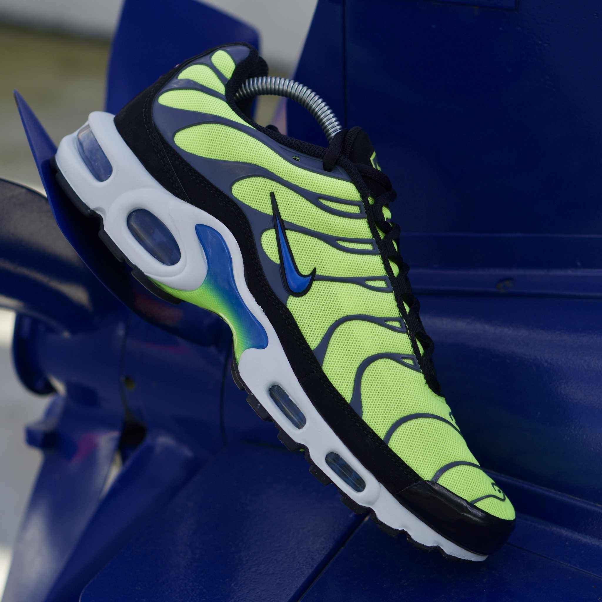 lime green tns
