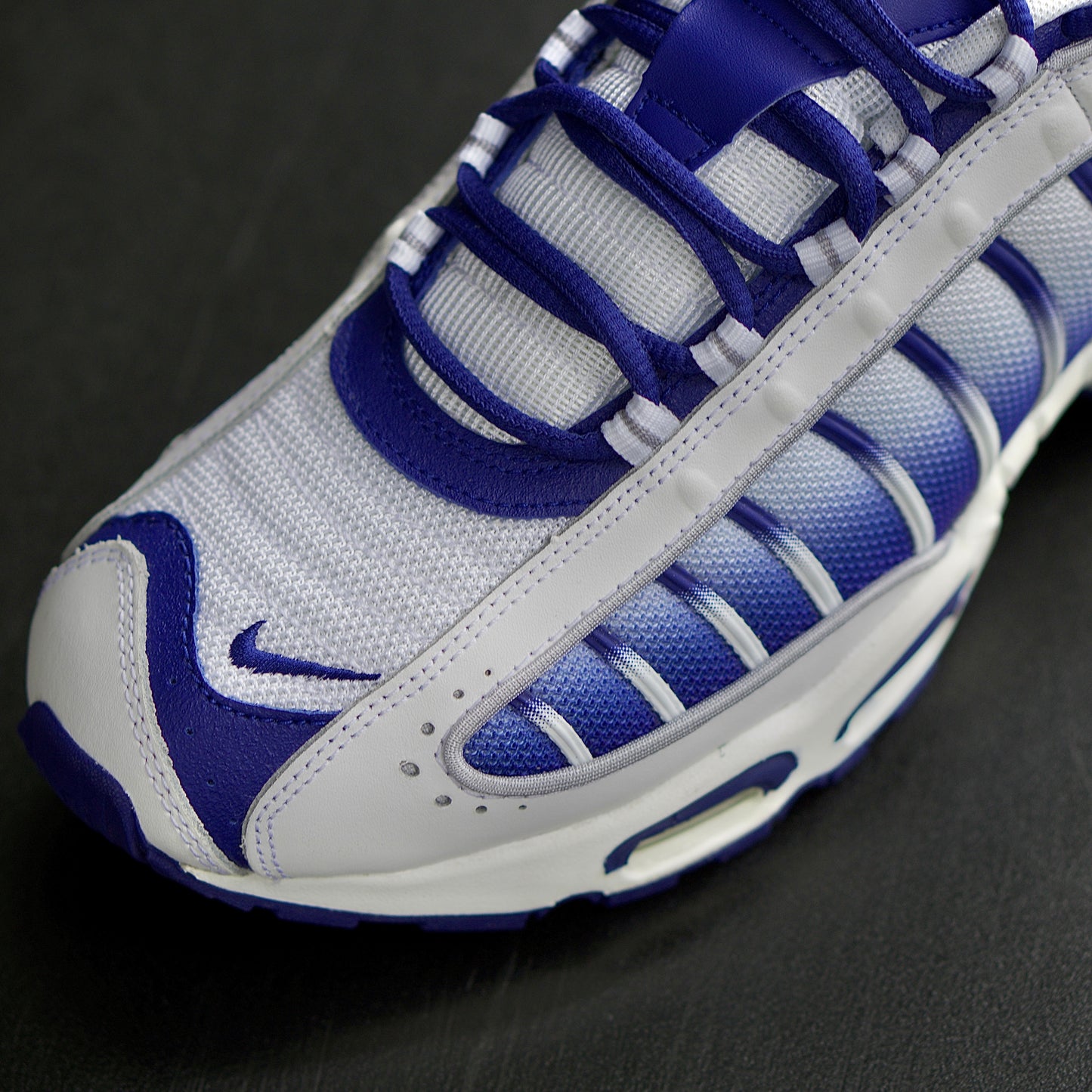 nike-tailwind4-azure-CT1267_101-close2