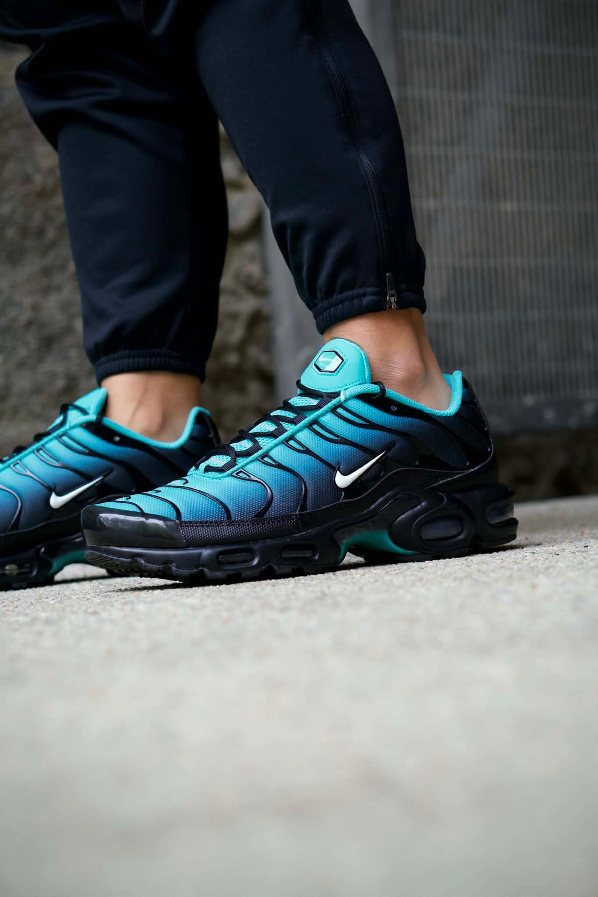 Blue and Black Nike Air Max Plus TN Aqua Fade Mens Sleektrainers DM0032-401