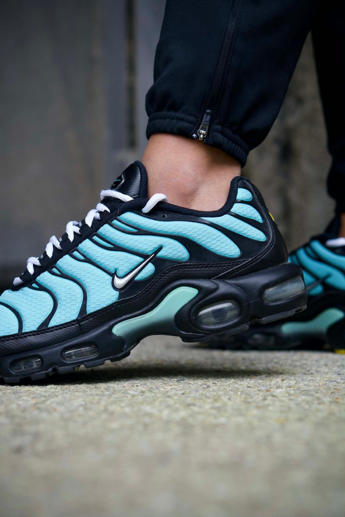 Black and Blue Nike Air Max Plus TN Dark Tiffany Aqua Silver Mens Sleektrainers CV8838-400