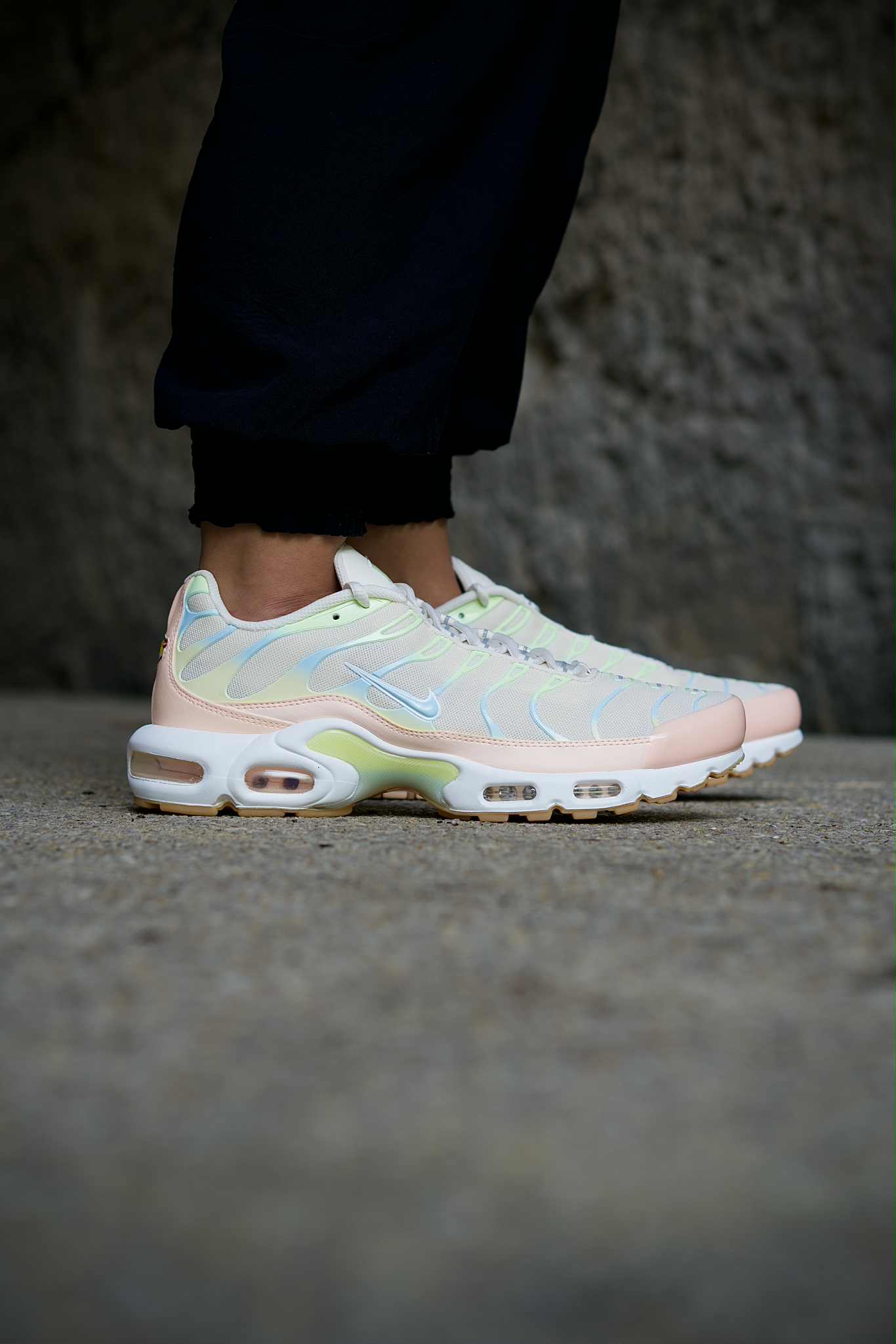 Nike TN Air Max Plus Pastel Pink / Crimson Tint Women's DZ3671-800 Sleektrainers